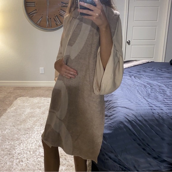 UGG Scarf W Woven Ugg Logo Scarf Beige Large Wrap - Picture 5 of 9